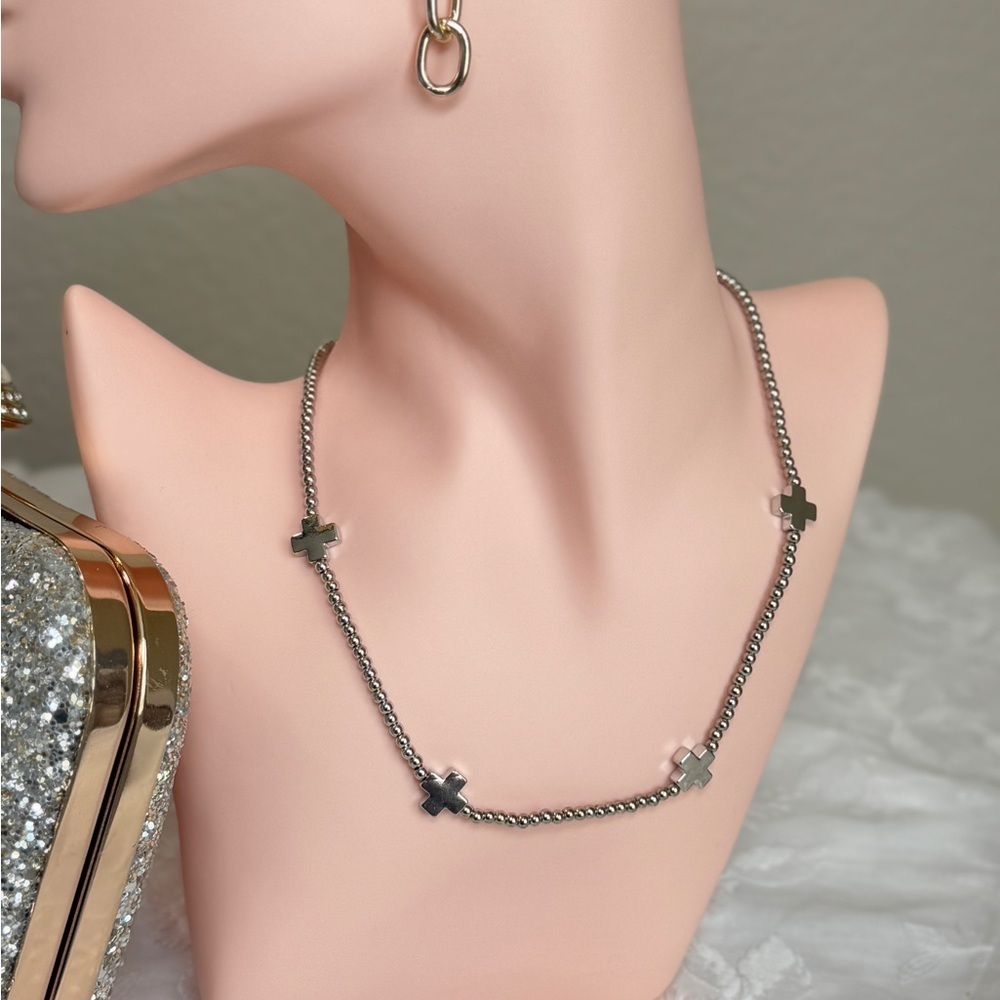 ⚜️ Minimalist Silver Cross Charm Necklace ❤️‍🔥 - Picture 6 of 7